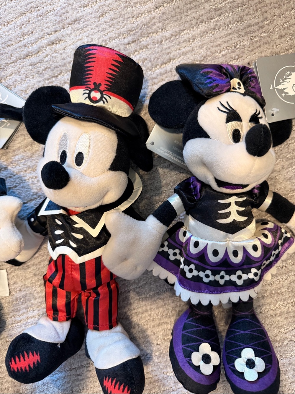 Official Disney Day of the Dead Halloween trio - Picture 2 of 6